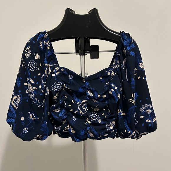 NWT Sienna Sky Floral Print Crop Top - Picture 1 of 4